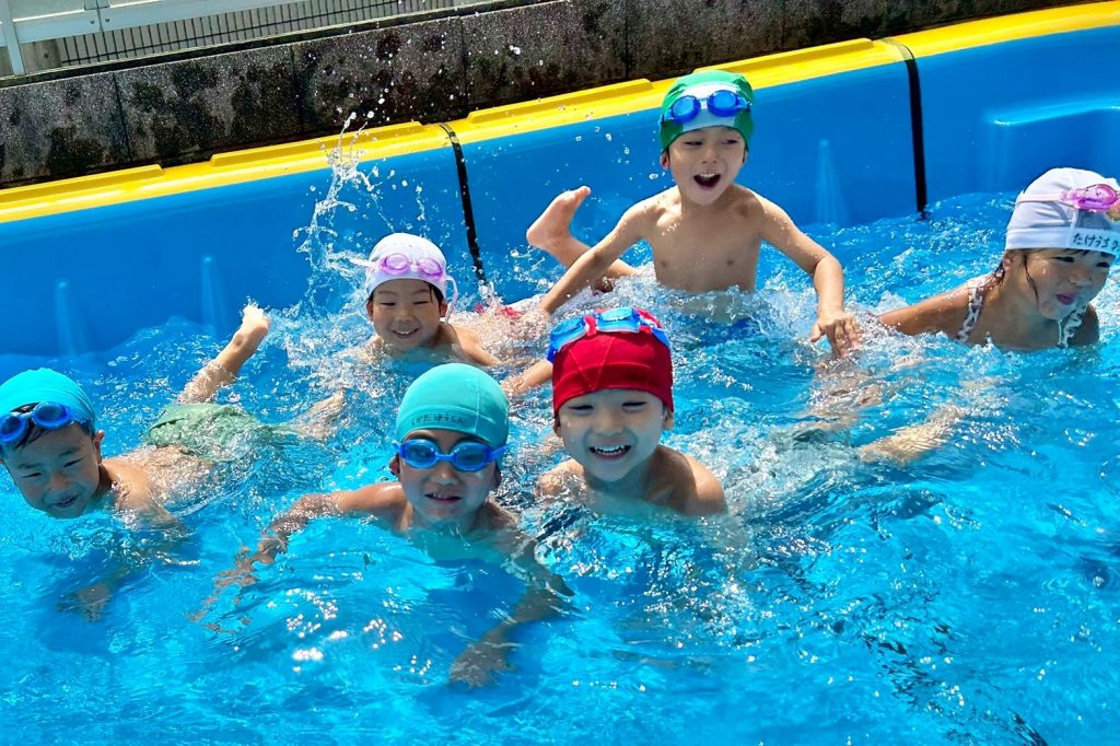 夏のお楽しみ,プール 水に親しんで、元気いっぱい!